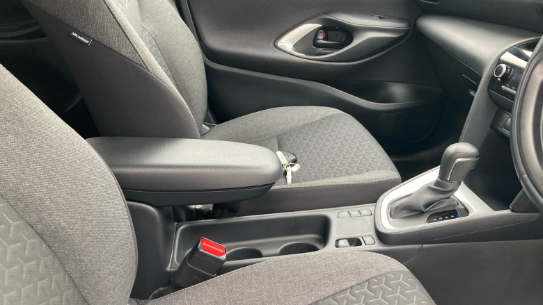 Toyota Yaris Cross 1.5 Hybrid Design 5dr CVT Hybrid Estate